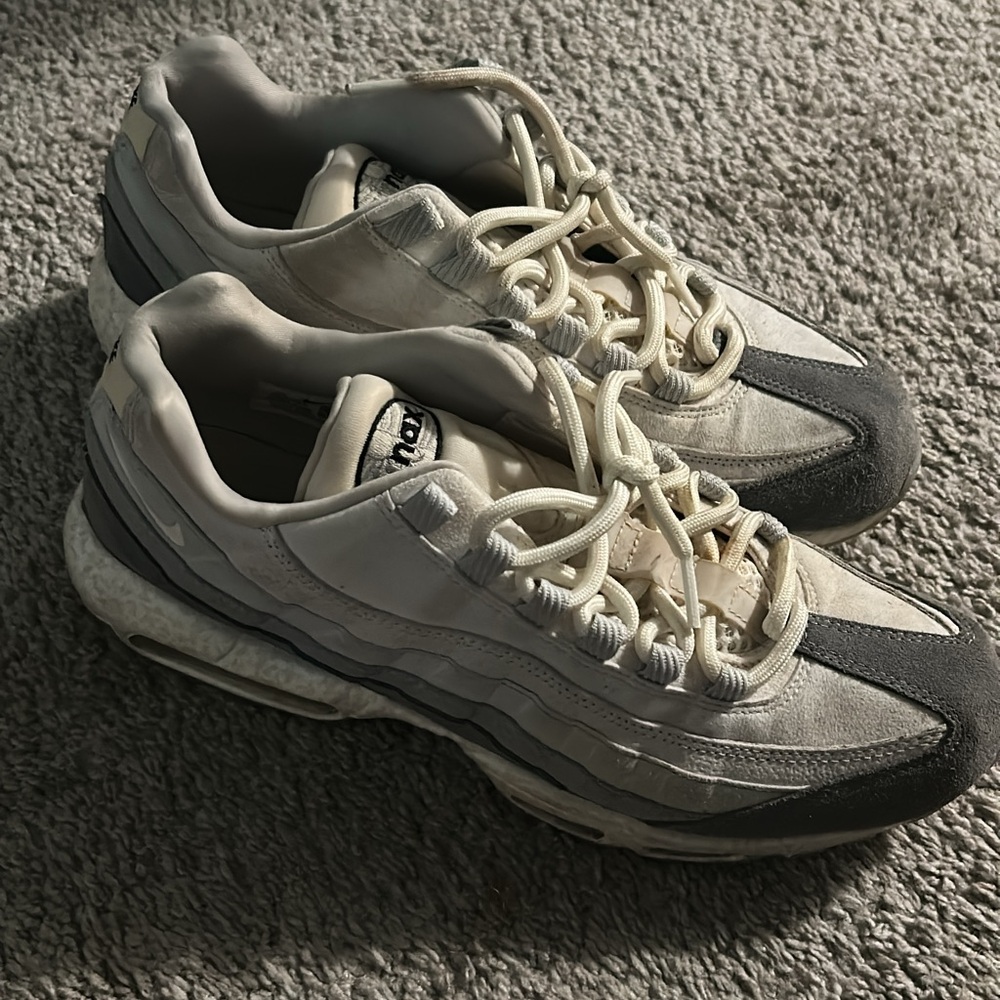 Men's White and Gray Nike air max 95 light bone anatomy of air